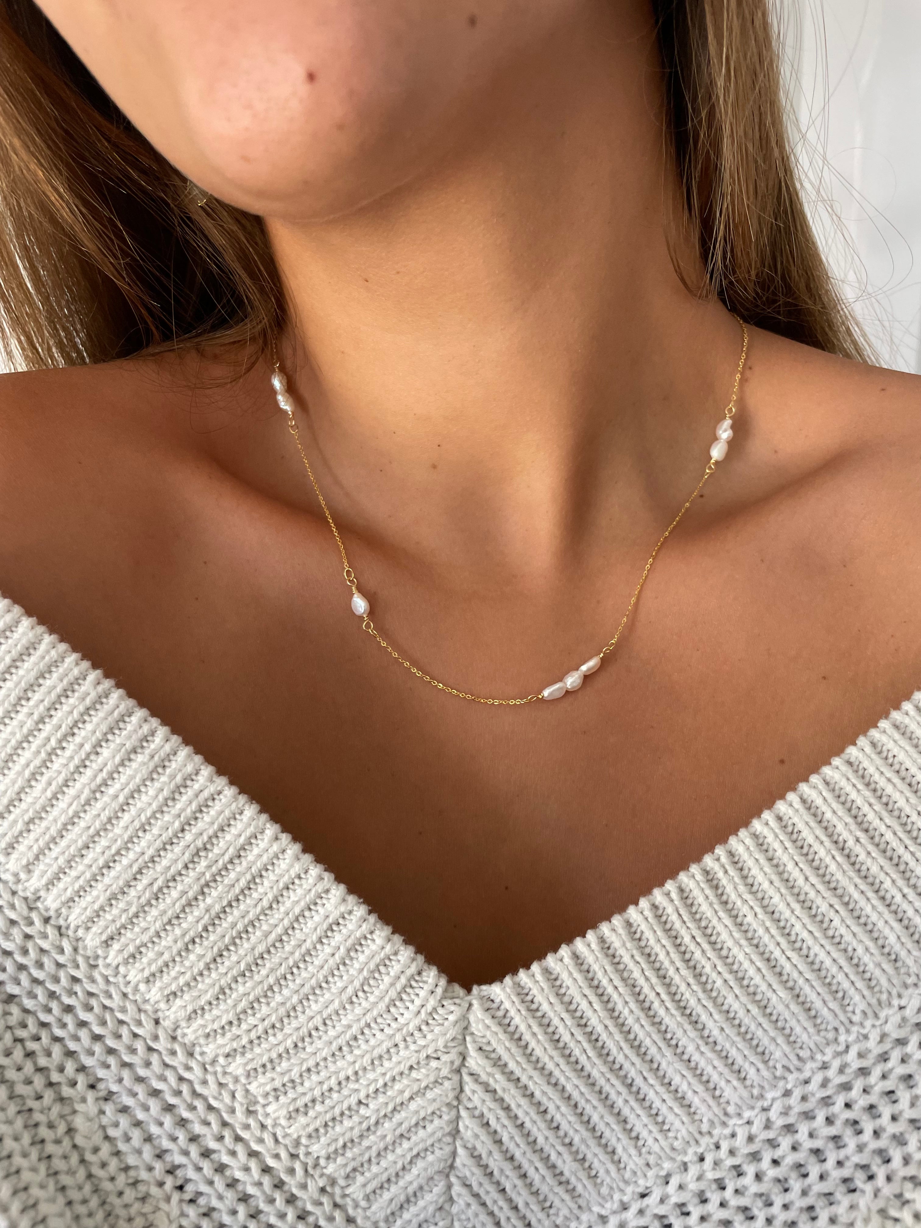 Asymmetry Pearl Necklace