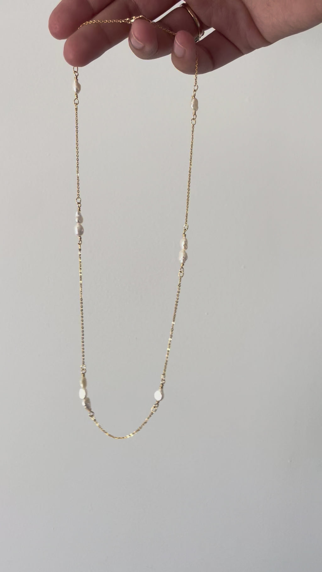 Asymmetry Pearl Necklace
