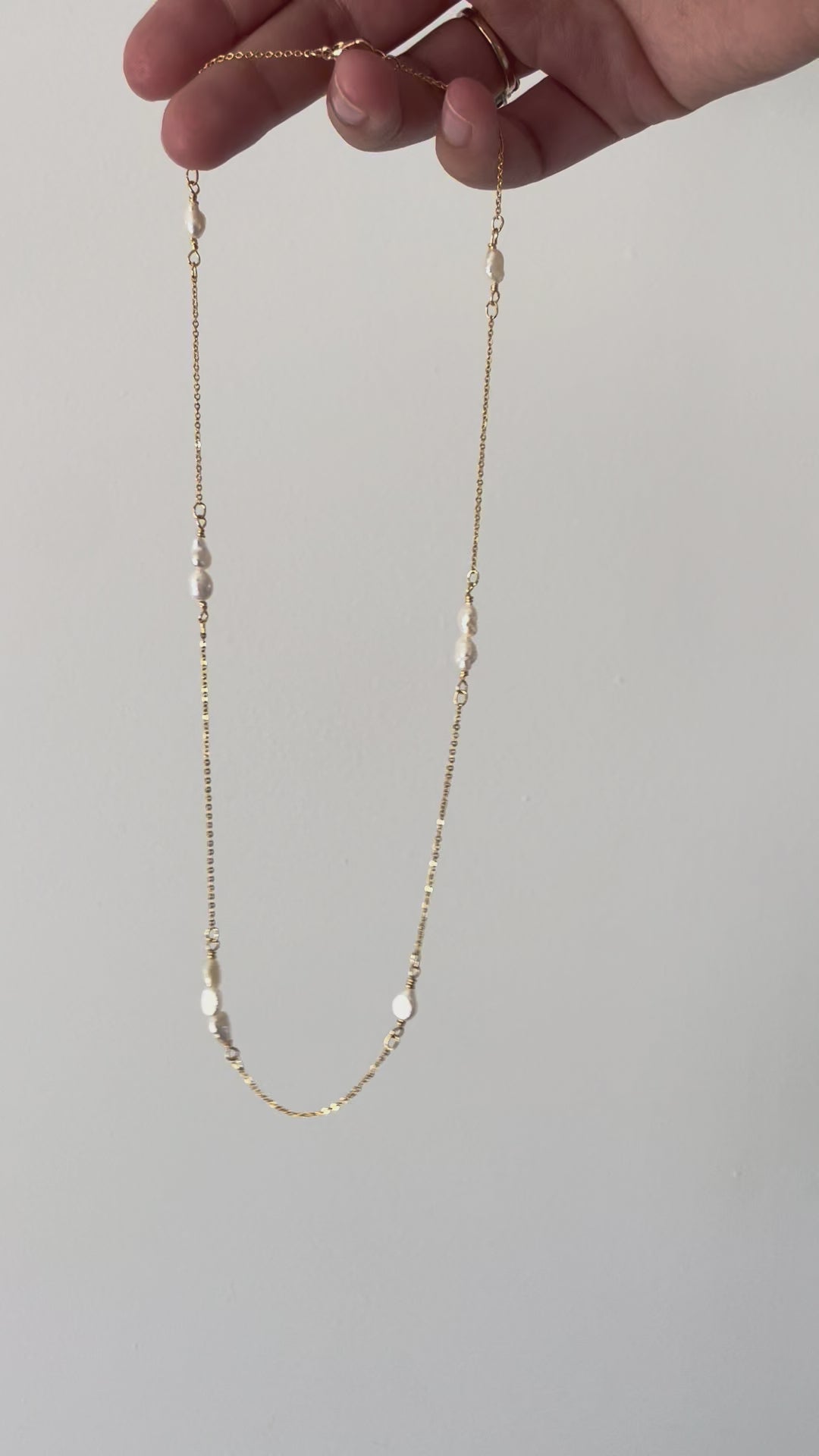 Asymmetry Pearl Necklace
